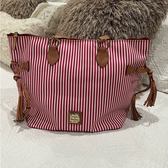 Gorgeous Dooney & Bourke tote! - Picture 1 of 9